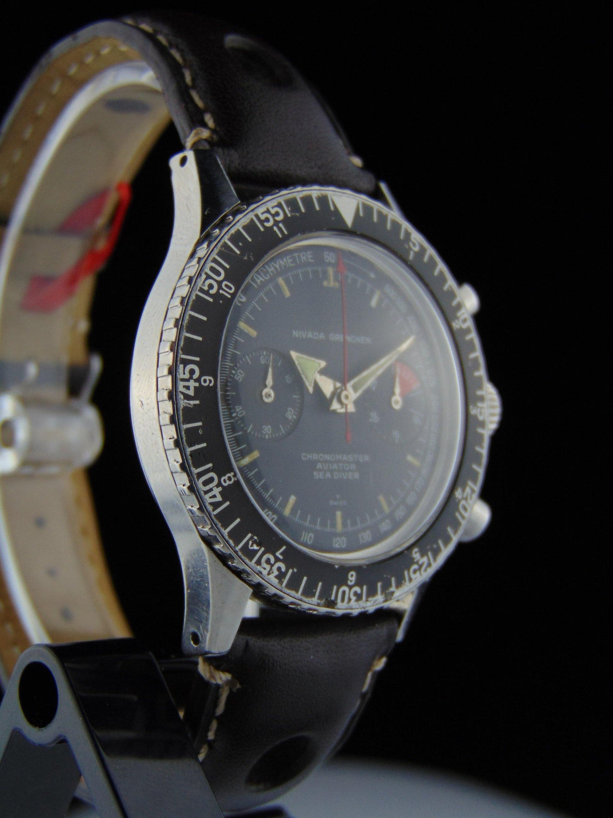 Nivada Grenchen - Ref. 1581 M 8222 A very rare and stainless steel Chronomaster Aviator Sea Diver - Vintage Watch Leader