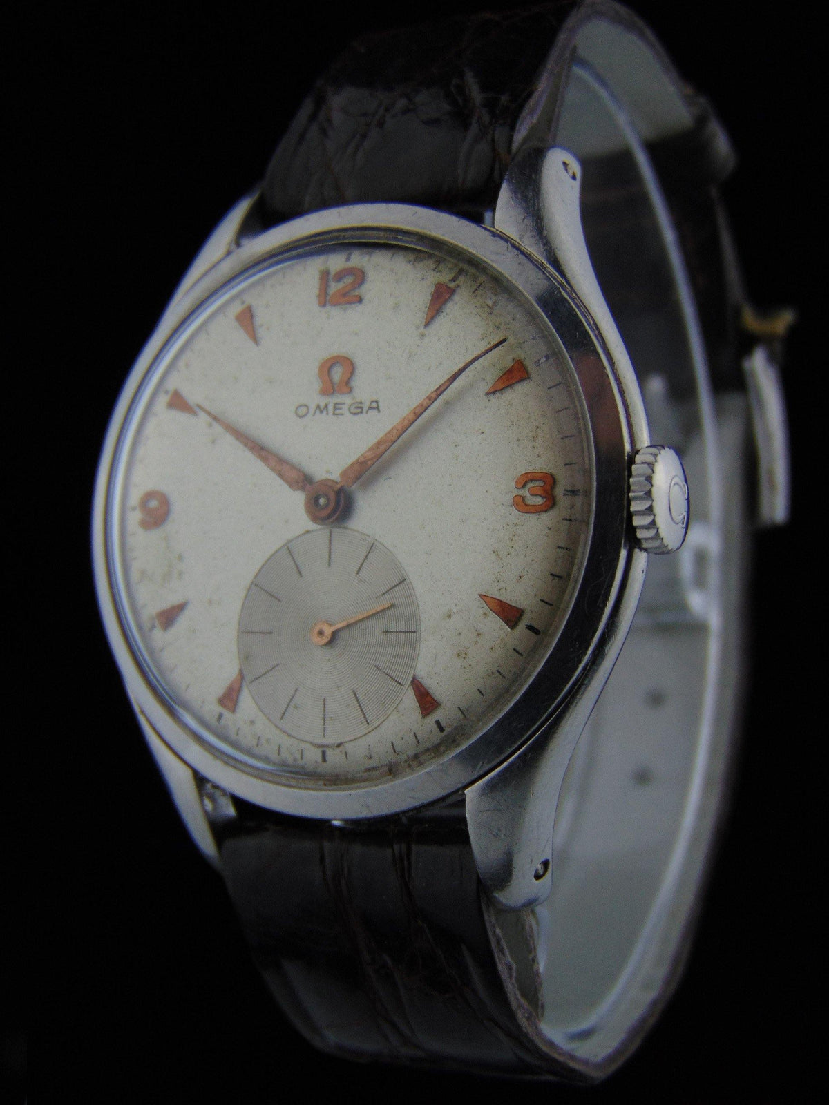 Omega - Ref. 2505 A very fine, oversize and stainless steel wristwatch with box - Vintage Watch Leader