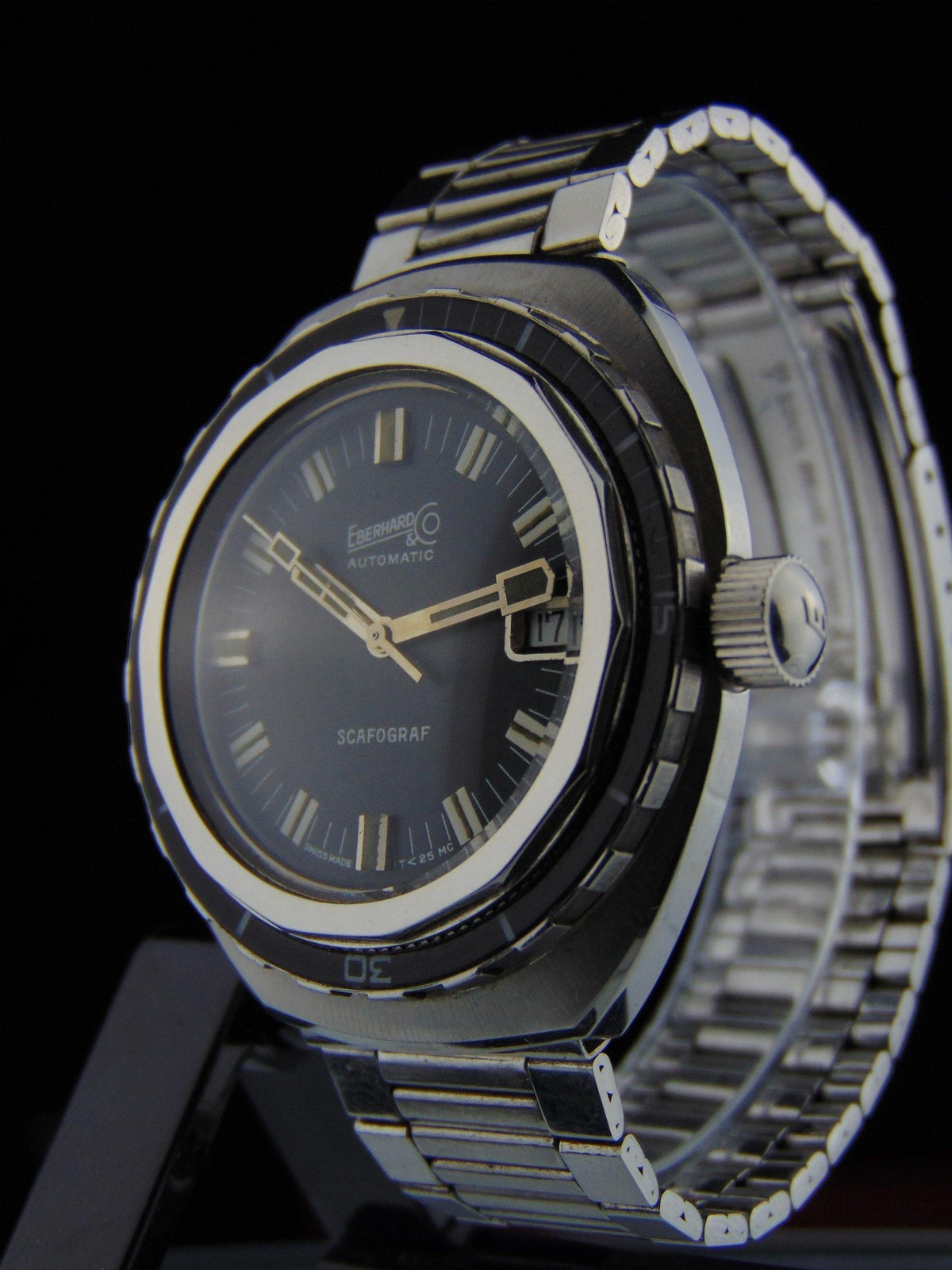 Eberhard - Ref. 26028 A very attractive and rare automatic stainless steel Scafograf 400 - Vintage Watch Leader