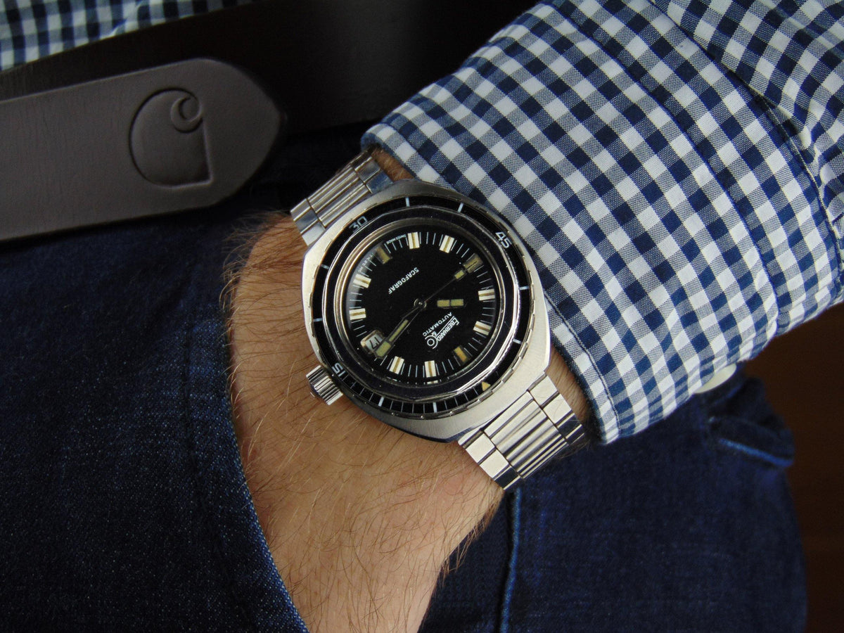 Eberhard - Ref. 26028 A very attractive and rare automatic stainless steel Scafograf 400 - Vintage Watch Leader