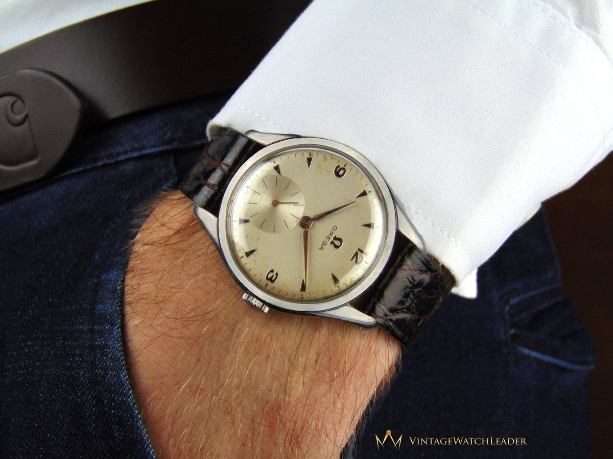 Omega - Ref. 2505 A very fine, oversize and stainless steel wristwatch with box - Vintage Watch Leader