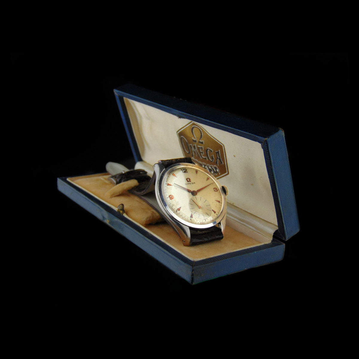 Omega - Ref. 2505 A very fine, oversize and stainless steel wristwatch with box - Vintage Watch Leader